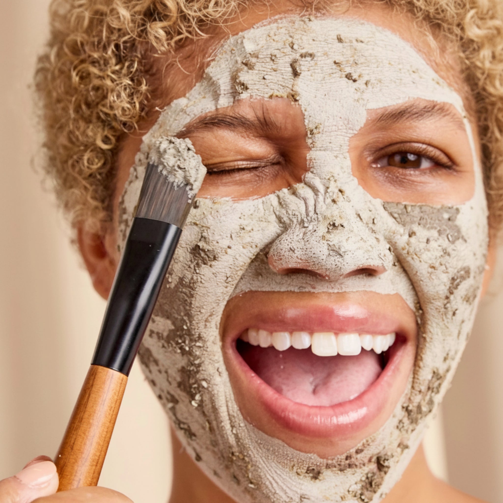 Himalayan Charcoal Purifying Glow Mask 6